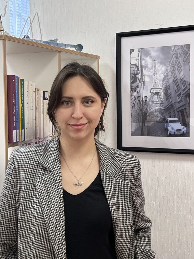 Это изображение имеет пустой атрибут alt; его имя файла - Viktoriya-Veryovko-768x1024.jpg